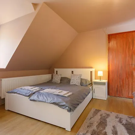 Racz By Interhome Semesterbostad Badacsonytomaj