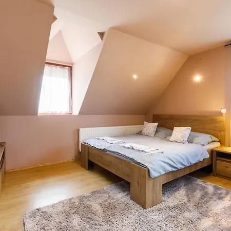 Semesterbostad Racz By Interhome