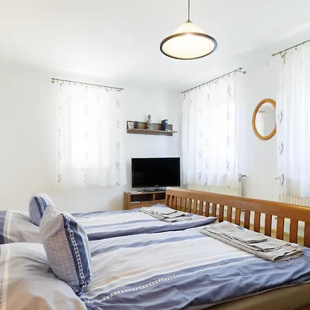 Semesterbostad Racz By Interhome